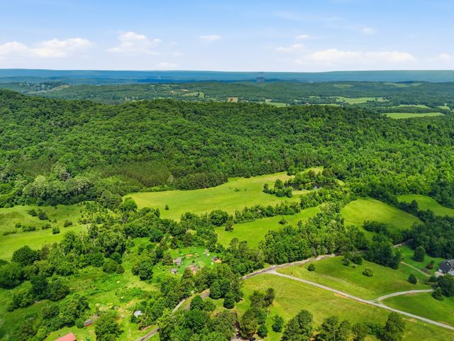 813 Ward Rd, Decatur, TN 37322