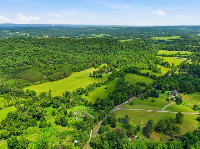 813 Ward Rd, Decatur, TN 37322