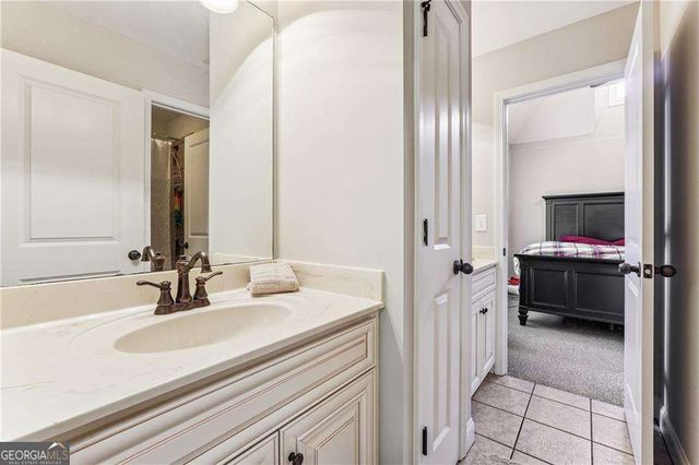 810 Ravenstone Way, Canton, GA 30115