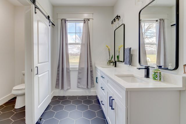 625 Robert Smith Rd, Mcminnville, TN 37110