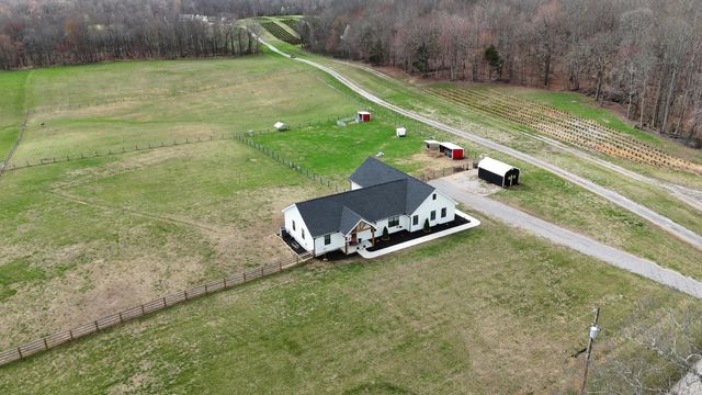 625 Robert Smith Rd, Mcminnville, TN 37110