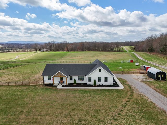 625 Robert Smith Rd, Mcminnville, TN 37110