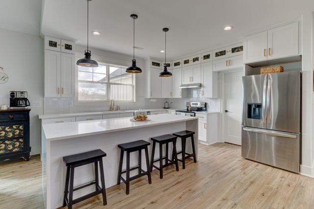 625 Robert Smith Rd, Mcminnville, TN 37110