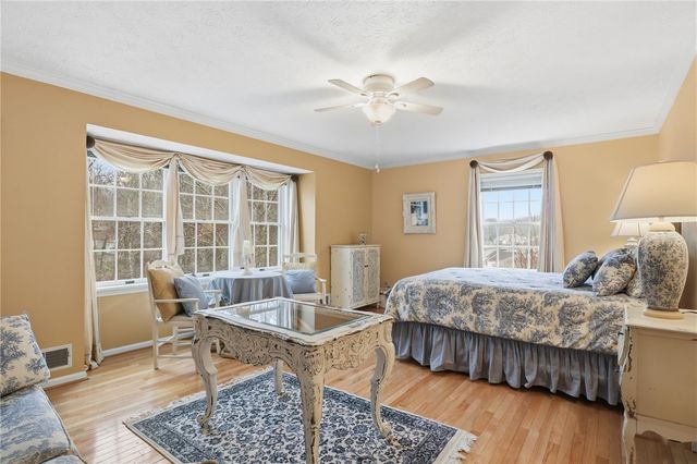 10 Brookline Avenue, Victor, NY 14564