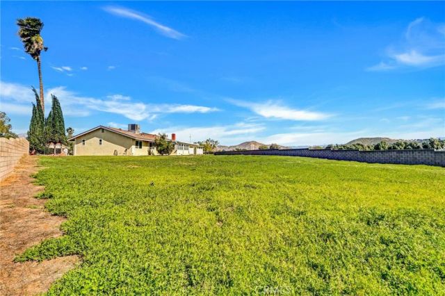 9210 TRAILHEAD, Jurupa Valley, CA 92509