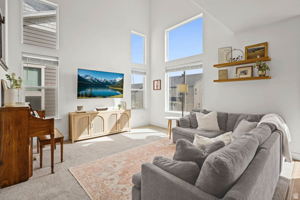 Image 3 of property listing at 1283 W CAINE DR, Saratoga Springs, UT 84045
