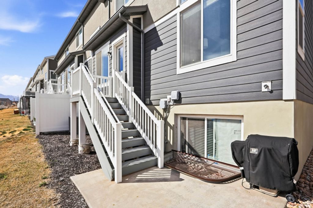 Image 27 of property listing at 1283 W CAINE DR, Saratoga Springs, UT 84045