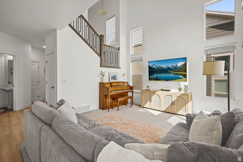 Image 4 of property listing at 1283 W CAINE DR, Saratoga Springs, UT 84045