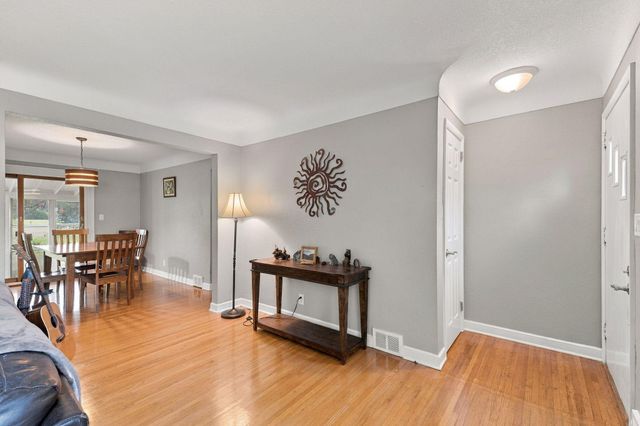1852 Holton Street, Falcon Heights, MN 55113