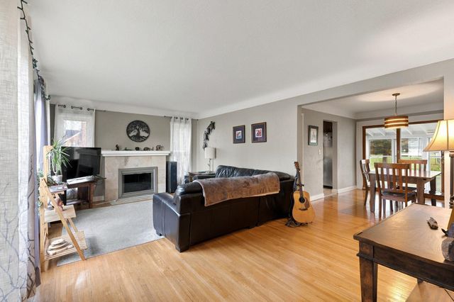 1852 Holton Street, Falcon Heights, MN 55113