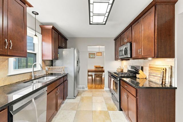 1852 Holton Street, Falcon Heights, MN 55113