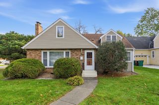 1852 Holton Street, Falcon Heights, MN 55113