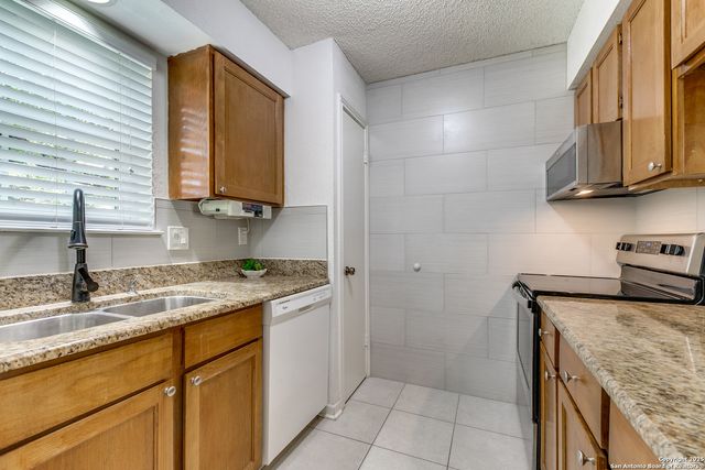 13018 Heimer Rd Apt 610, San Antonio, TX 78216
