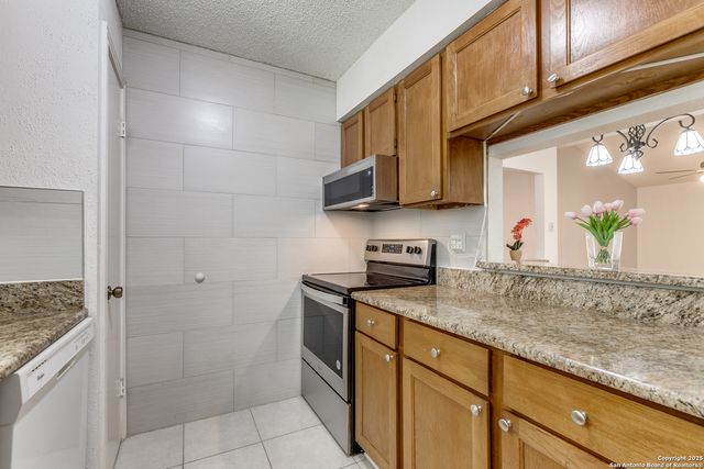 13018 Heimer Rd Apt 610, San Antonio, TX 78216