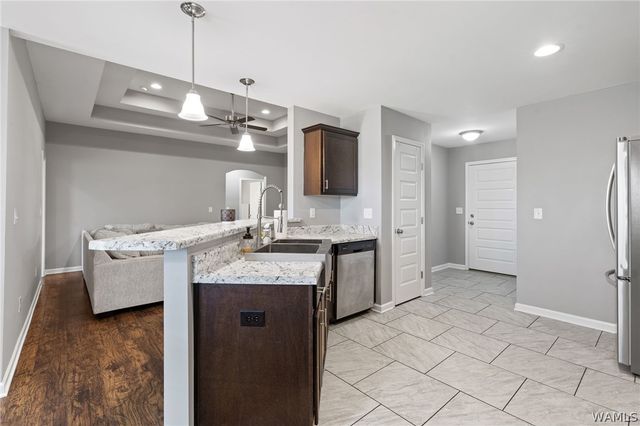 16403 Cherokee Bend Pkwy, Moundville, AL 35474
