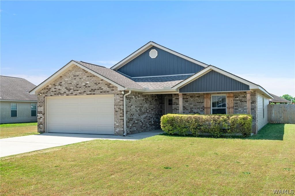16403 Cherokee Bend Pkwy, Moundville, AL 35474