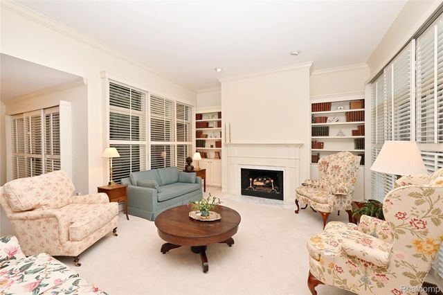 618 Deauville Lane, Bloomfield Hills, MI 48304