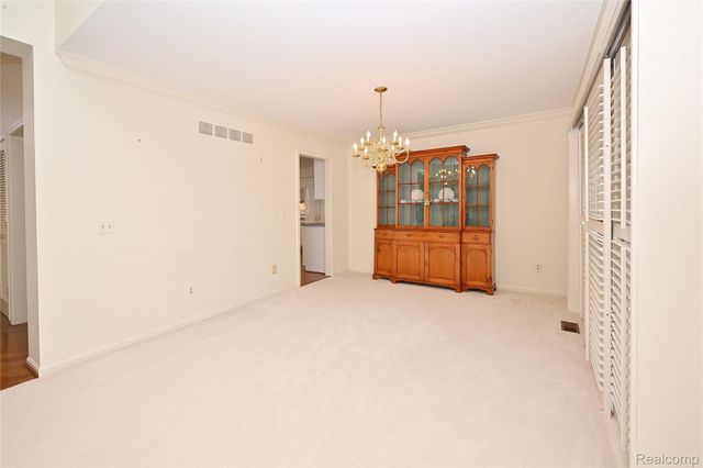 618 Deauville Lane, Bloomfield Hills, MI 48304