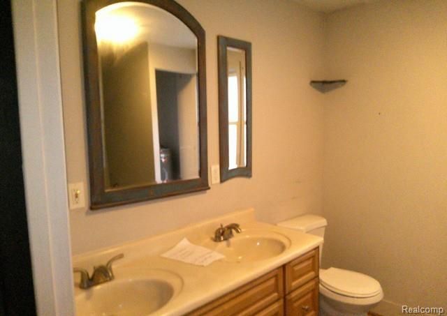 6160 Taylor Drive, Flint, MI 48507