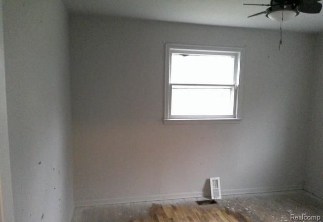 6160 Taylor Drive, Flint, MI 48507