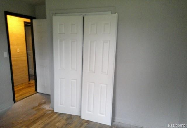 6160 Taylor Drive, Flint, MI 48507