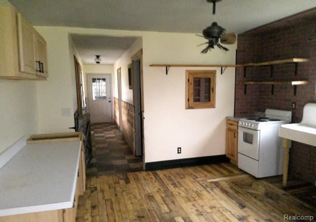 6160 Taylor Drive, Flint, MI 48507
