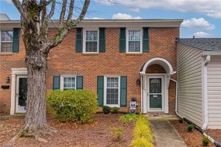 4010 Huntingreen Lane D, Winston-salem, NC 27106