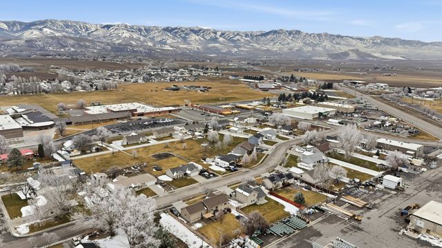 496 S 3RD, Preston, ID 83263