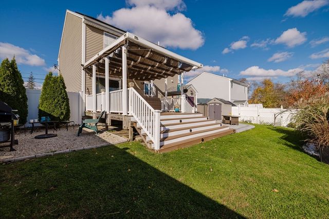 20 Reeves St, Fall River, MA 02721