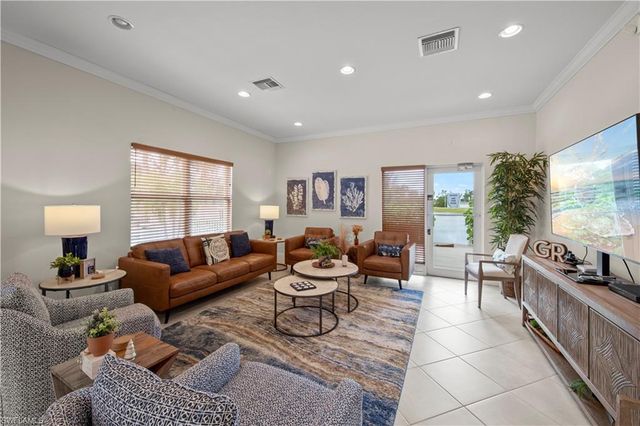 11041 Gulf Reflections DR # 306, Fort Myers, FL 33908