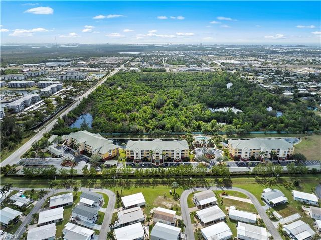 11041 Gulf Reflections DR # 306, Fort Myers, FL 33908