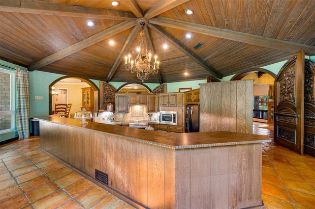 2223 N Link Street, Palestine, TX 75803