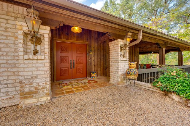 2223 N Link Street, Palestine, TX 75803