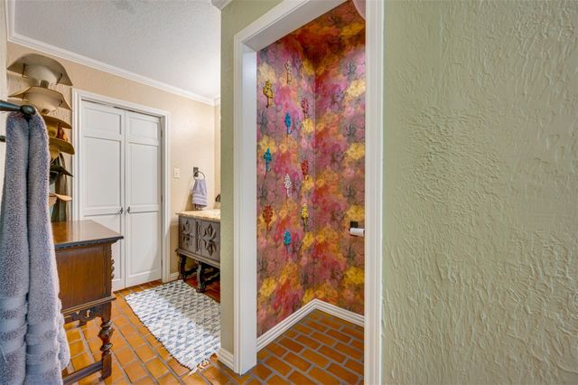 2223 N Link Street, Palestine, TX 75803