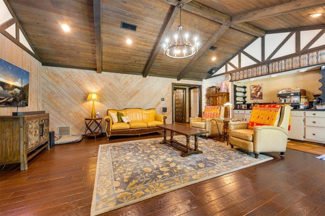 2223 N Link Street, Palestine, TX 75803