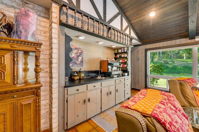 2223 N Link Street, Palestine, TX 75803