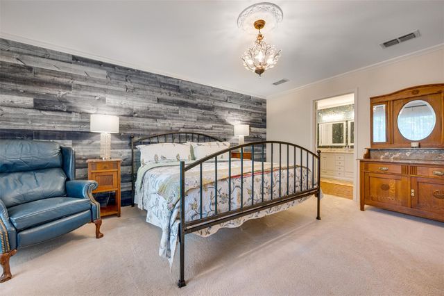 2223 N Link Street, Palestine, TX 75803