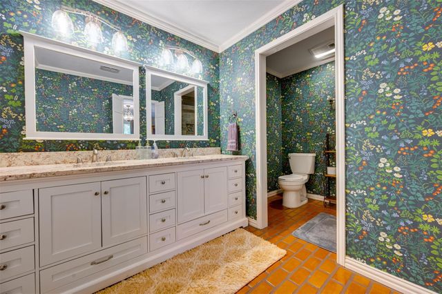 2223 N Link Street, Palestine, TX 75803