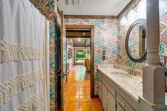 2223 N Link Street, Palestine, TX 75803