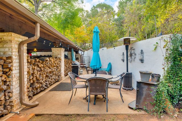 2223 N Link Street, Palestine, TX 75803