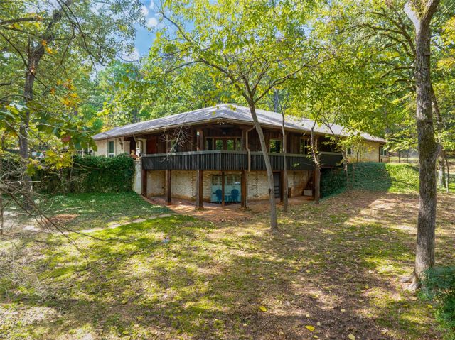 2223 N Link Street, Palestine, TX 75803