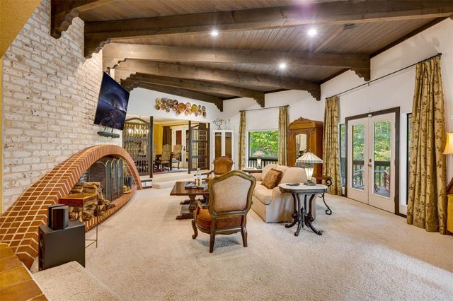 2223 N Link Street, Palestine, TX 75803