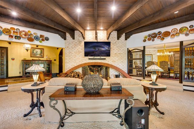 2223 N Link Street, Palestine, TX 75803