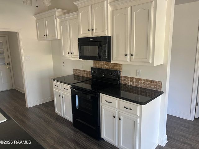 136 Pinnacle Drive, Youngsville, LA 70592