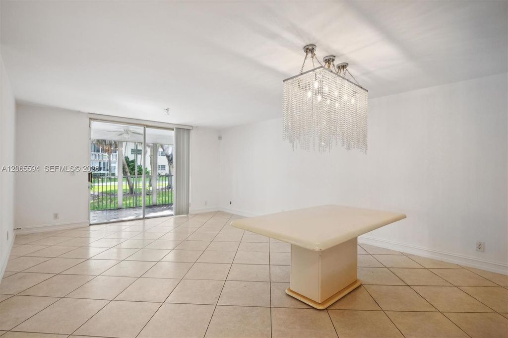 Image 3 of property listing at 619 NE 14th Ave 101, Hallandale Beach, FL 33009