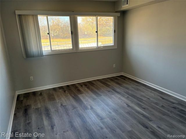 2830 Davison Avenue, Auburn Hills, MI 48326