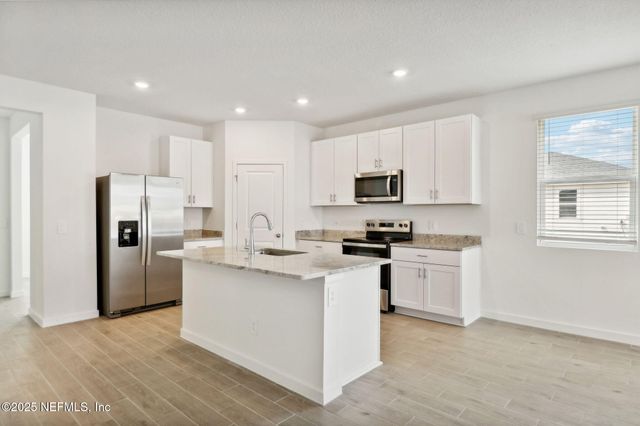 3295 LAGO VISTA Drive, Green Cove Springs, FL 32043