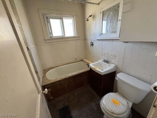 19205 Arrowhead Avenue, Cleveland, OH 44119