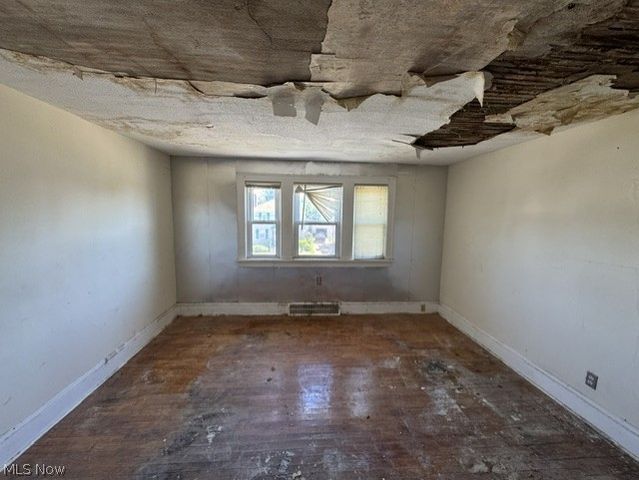 19205 Arrowhead Avenue, Cleveland, OH 44119