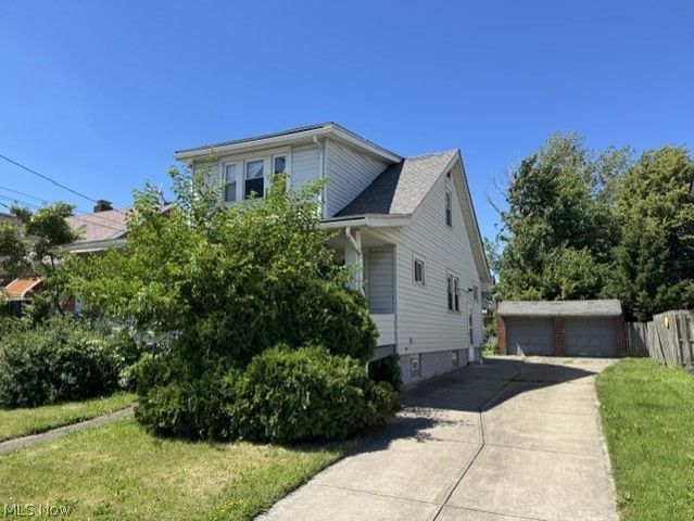 19205 Arrowhead Avenue, Cleveland, OH 44119